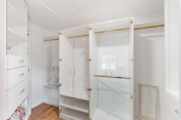Interior, Walk-in Closets, Wood Texture Flooring