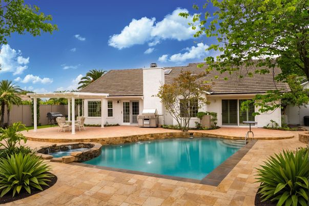 Exterior, Pool