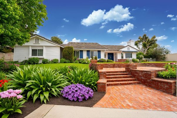 Backyard, Exterior, Facade, Ranch