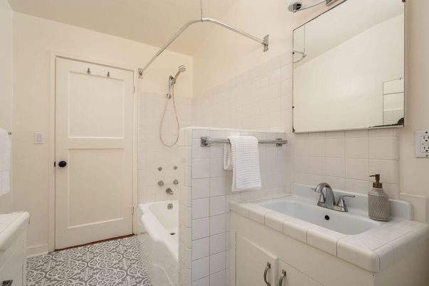 Bathroom, Interior, Tile Countertops