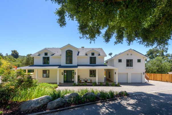 Attached, Exterior, Facade, Farmhouse