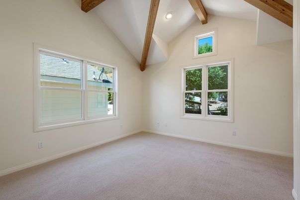 Empty room, Interior, Wooden Beams