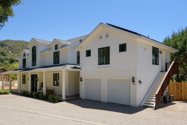 Attached, Exterior, Facade, Farmhouse