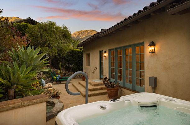 Exterior, Hot Tub