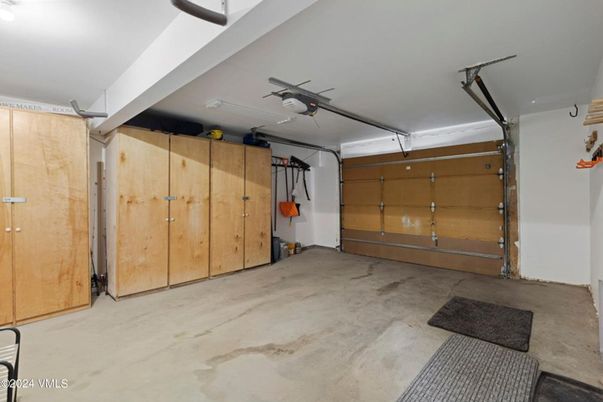 Garage, Interior