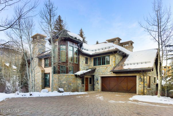 Attached, Exterior, Facade, Mediterranean