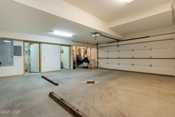 Garage, Interior