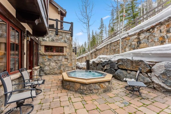 Exterior, Hot Tub, Pool