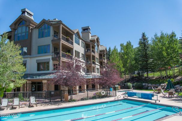 Exterior, Facade, Pool, Condo Building