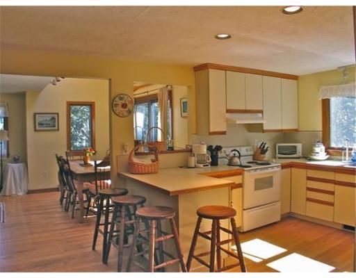 Interior, Kitchen, Wood Texture Flooring, Recessed Lighting, Dining room, Stainless Steel Appliances