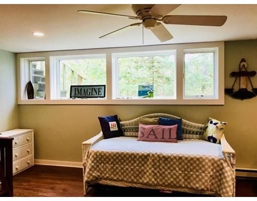 Interior, Bedroom, Wood Texture Flooring, Recessed Lighting