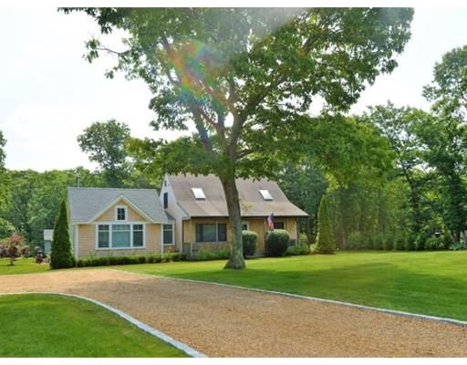 Exterior, Facade, Backyard, Ranch