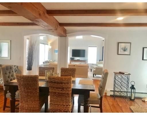 Interior, Wood Texture Flooring, Recessed Lighting, Dining room, Wooden Beams
