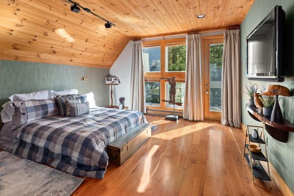 Bedroom, Interior, Recessed Lighting, Wooden Ceilings, Wood Texture Flooring