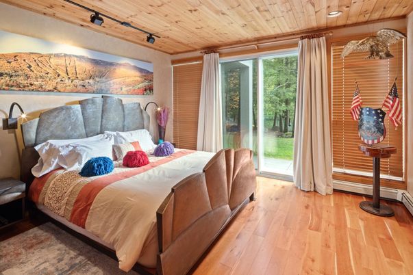 Bedroom, Interior, Recessed Lighting, Wooden Ceilings, Wood Texture Flooring
