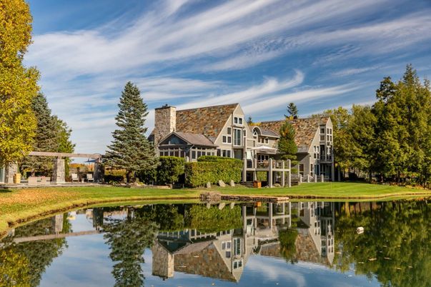 Exterior, Lake