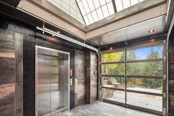 Elevator, Interior