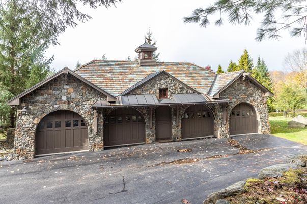 Attached, Exterior, Facade, Tudor Revival