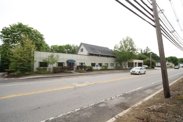 Exterior, Facade, Farmhouse