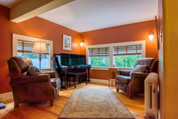 Interior, Living room, Pendant Lights, Piano, Wood Texture Flooring