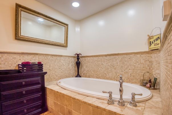 Bathroom, Interior, Recessed Lighting