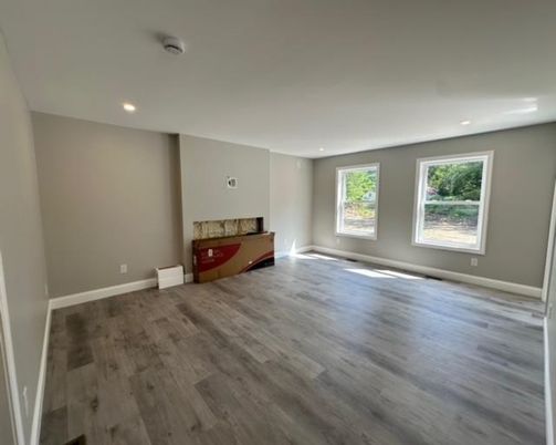 Empty room, Interior, Recessed Lighting, Wood Texture Flooring