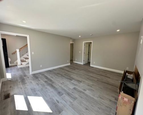 Empty room, Interior, Recessed Lighting, Wood Texture Flooring