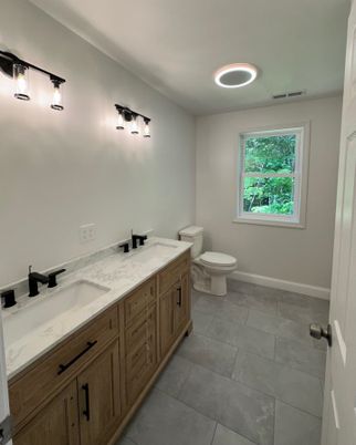 Bathroom, Dual Sink Vanities, Interior, Recessed Lighting