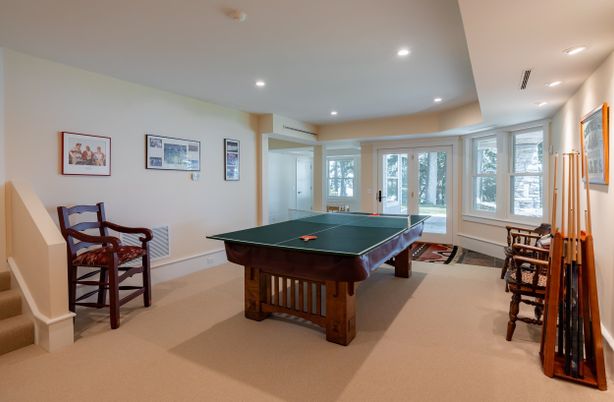 Game Room, Interior, Recessed Lighting
