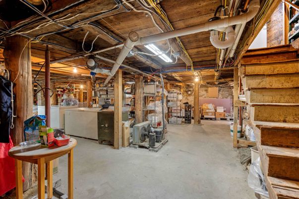 Interior, Washer, Wooden Beams