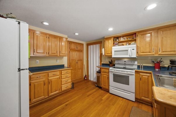 Interior, Kitchen, Recessed Lighting, Wood Texture Flooring