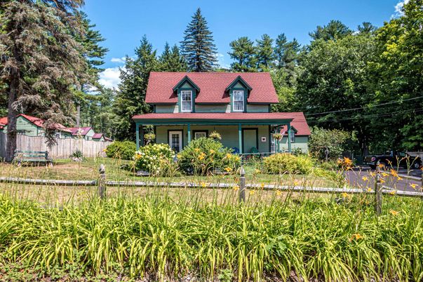 Backyard, Exterior, Facade, Cape Cod