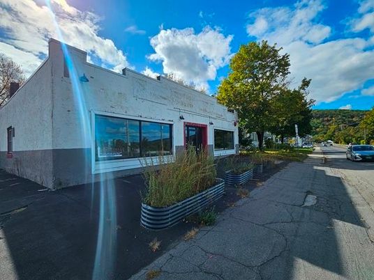 Exterior, Facade, None