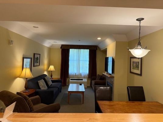 Dining room, Interior, Living room, Pendant Lights, Recessed Lighting