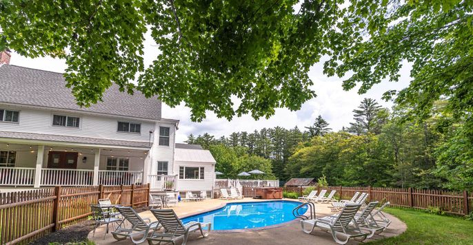 Exterior, Pool
