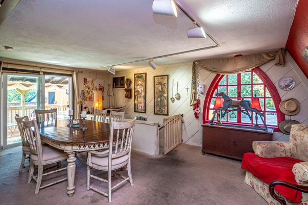 Dining room, Interior