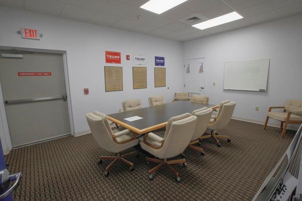 Dining room, Interior, Recessed Lighting