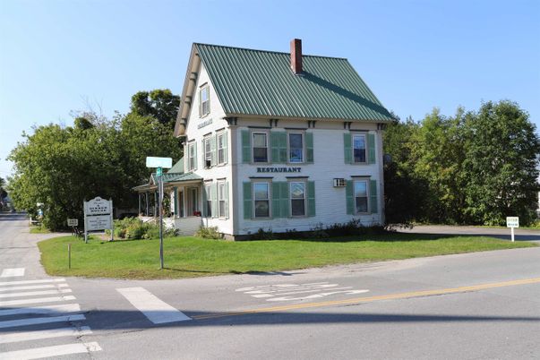 Exterior, Facade, Queen Anne Victorian