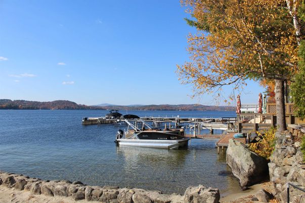 Exterior, Lake