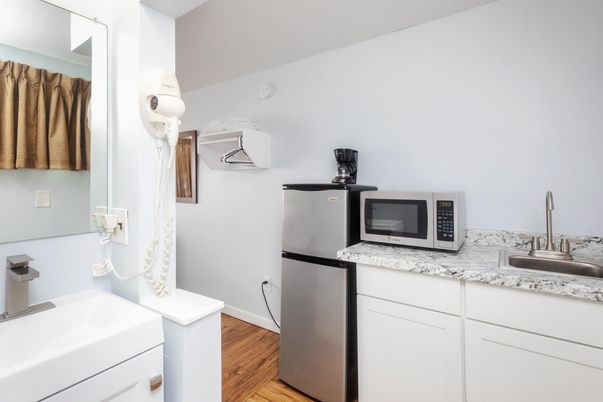 Interior, Kitchen, Washer, Wood Texture Flooring
