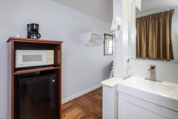 Interior, Washer, Wood Texture Flooring