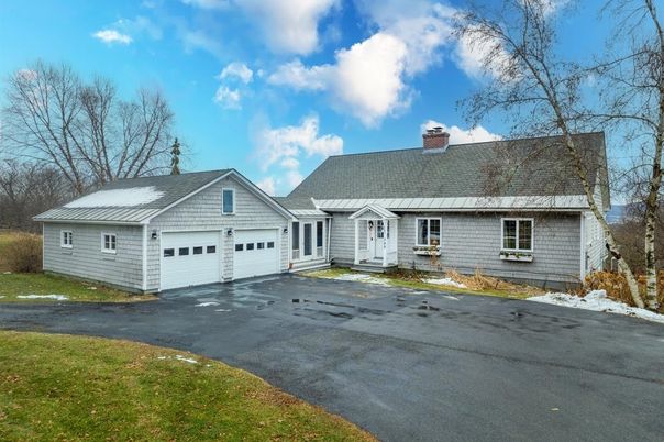 Attached, Exterior, Facade, Cape Cod
