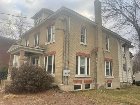 Exterior, Facade, Brick Facade, American Foursquare