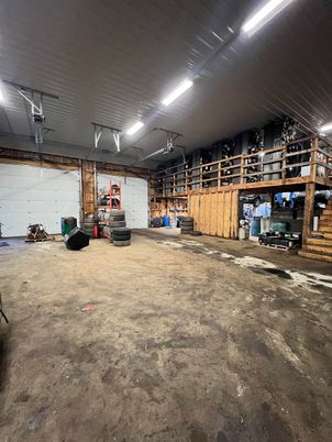 Garage, Interior
