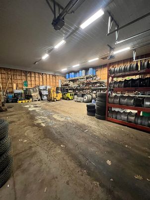 Garage, Interior