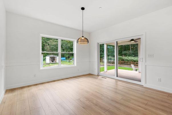 Empty room, Interior, Pendant Lights, Wood Texture Flooring