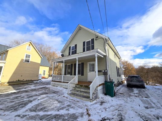 Backyard, Exterior, Facade, Queen Anne Victorian