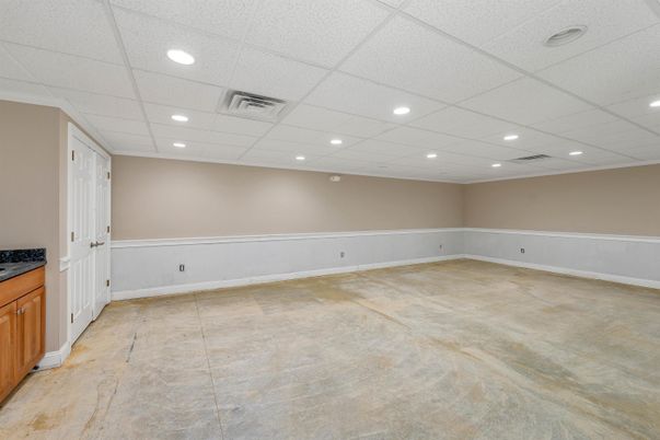 Empty room, Interior, Recessed Lighting