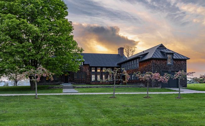Exterior, Facade, Brick Facade, Log Home