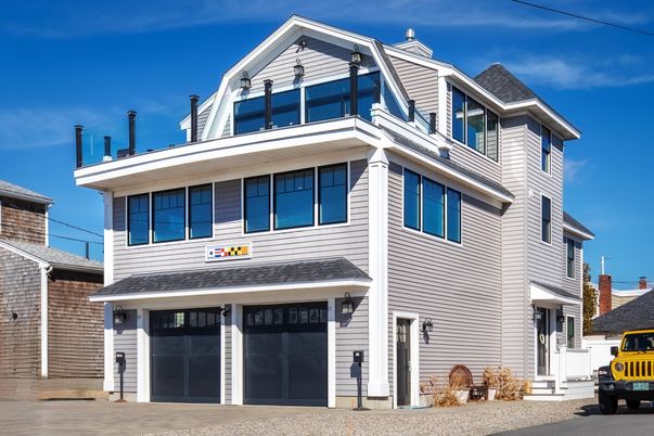 Attached, Exterior, Facade, Queen Anne Victorian